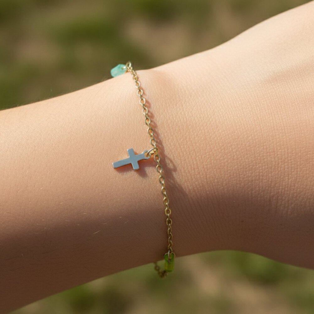 "Trendy Handmade Bracelet – A Stylish Gift for Women & Girls, MAR092109
